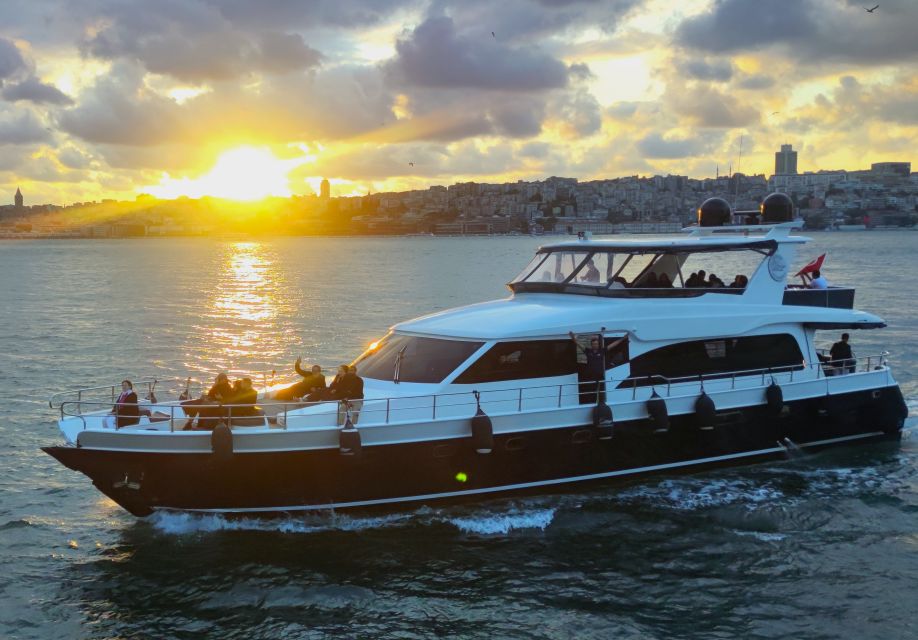 Istanbul: Guided Old City Tour and Bosphorus Sunset Cruise - Yacht Sunset on the Bosphorus: The Comfort Upgrade You’ll Feel