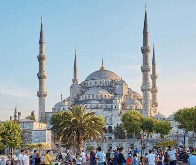 Istanbul: Hagia Sophia and Blue Mosque Tour with Tickets - Hagia Sophia: From Roman Powerhouse to Mosque of Symbols