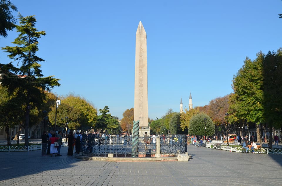 Istanbul: Hagia Sophia, Blue Mosque, & Basilica Cistern Tour - Meeting point, timing, and what to pack for a smooth walk