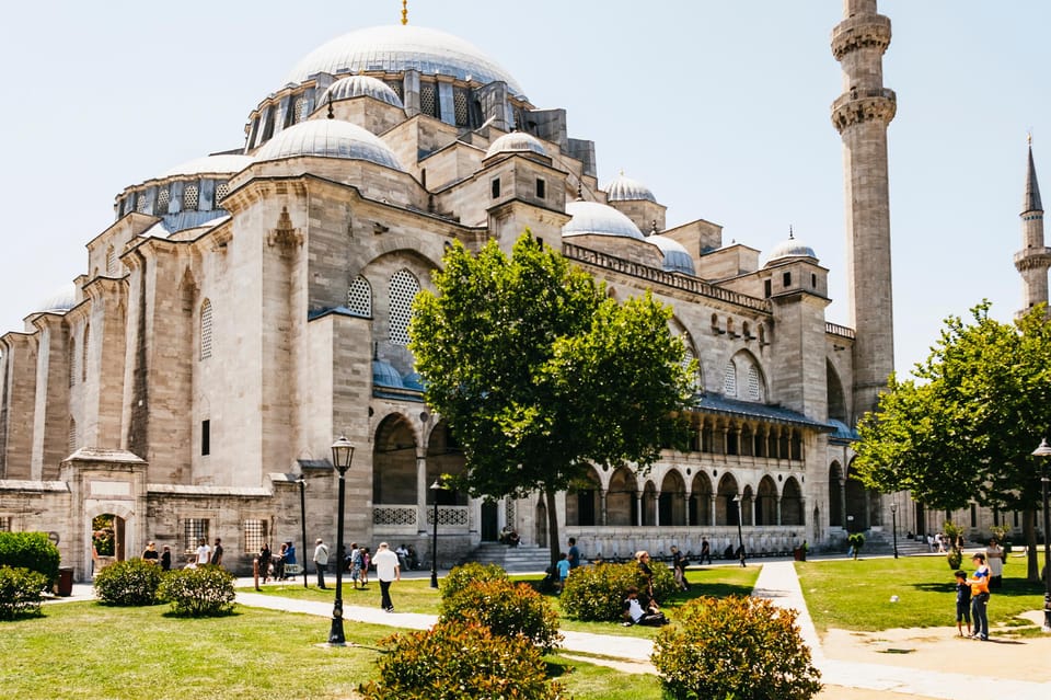 Istanbul: Hagia Sophia, Blue Mosque, Suleymaniye Mosque Tour - Why Hagia Sophia, the Blue Mosque, and Süleymaniye belong together