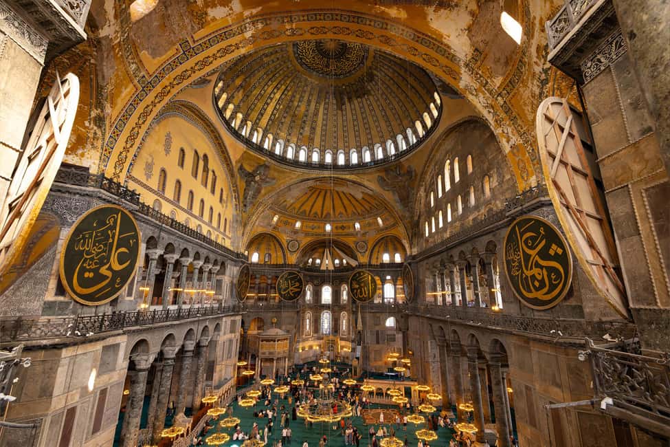 Istanbul: Hagia Sophia Tour with Skip-the-Line Entry Ticket - The 1-Hour Guide: What You Learn Outside First