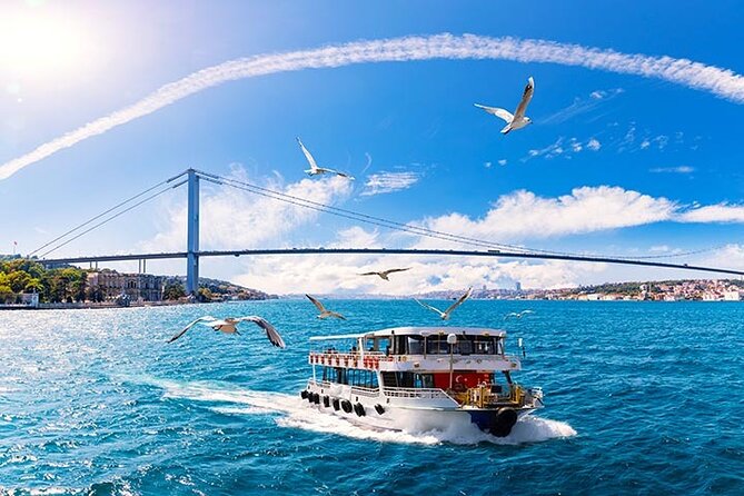 Istanbul Highlights Bosphorus Stops 1 +2 (Europe + Asia) - One Day: Golden Horn, Two Continents, Dolmabahçe Palace