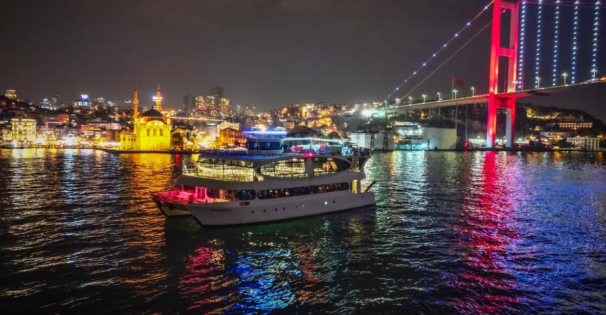 Istanbul: New Year's Eve Bosphorus Dinner Cruise Party 2026 - Midnight fireworks between Europe and Asia: how to make the most of it