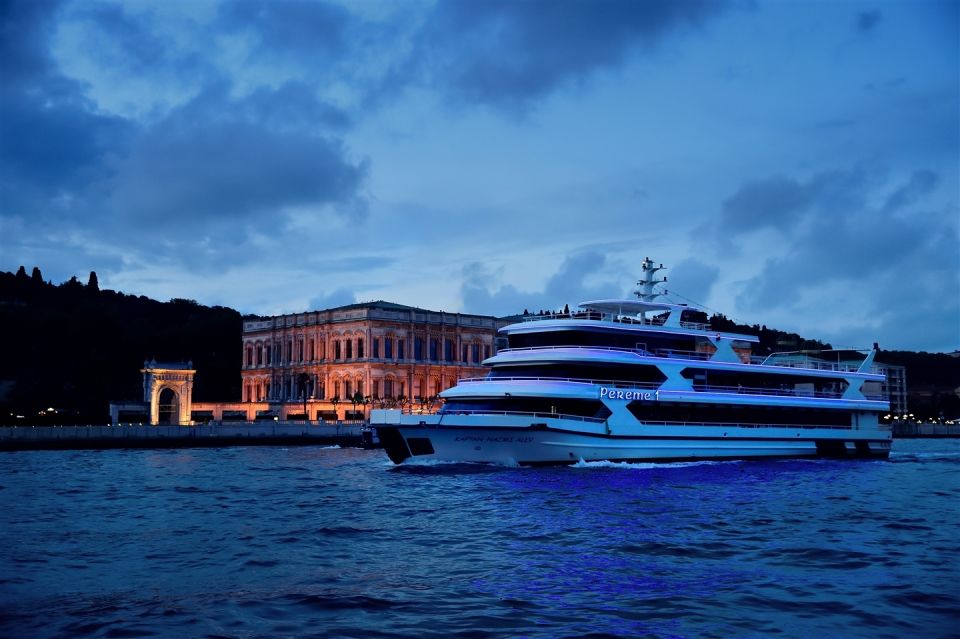 Istanbul: New Year's Eve Cruise Between Two Continents - The 5-Hour Flow: How Your Evening Typically Unfolds