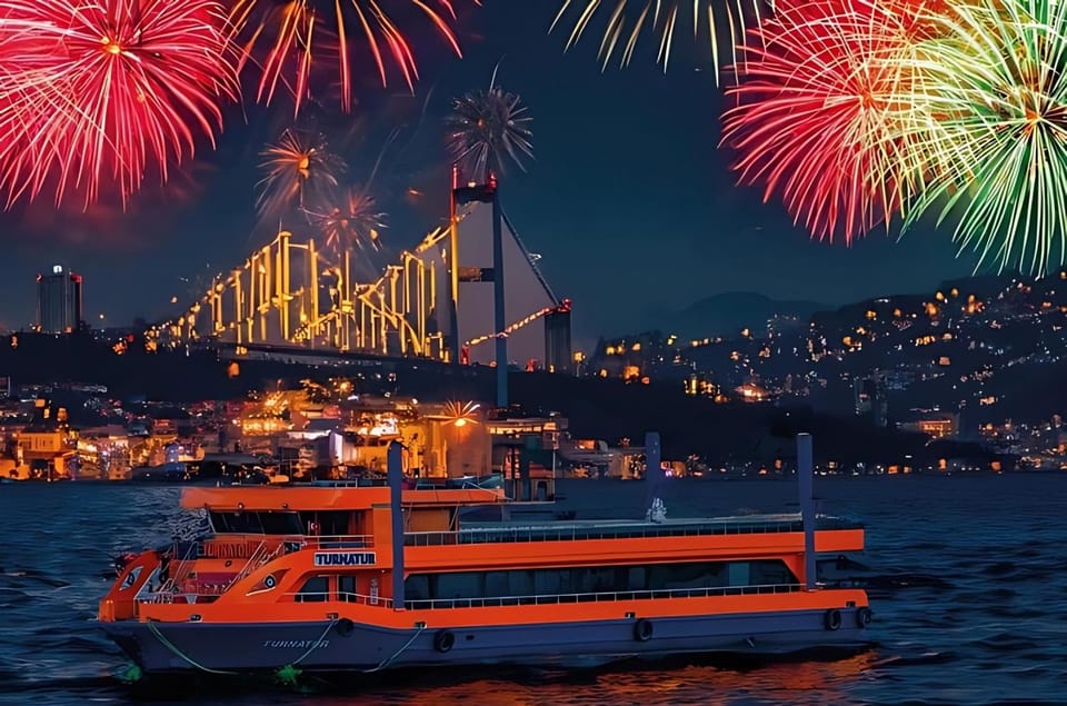 Istanbul: New Year's Eve Dinner Cruise / DJ & Drinks 2027 - Key highlights to plan your night around
