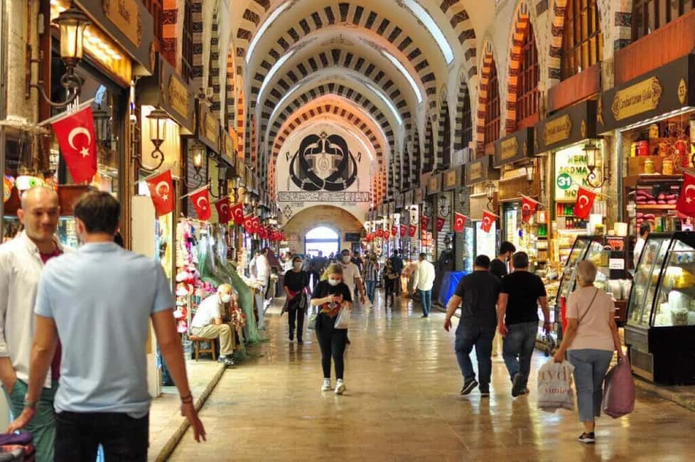 Istanbul: Old City And Bosphorus Bus Tour with Lunch - Balat and Fener on Foot: Neighborhood Time You Can Feel