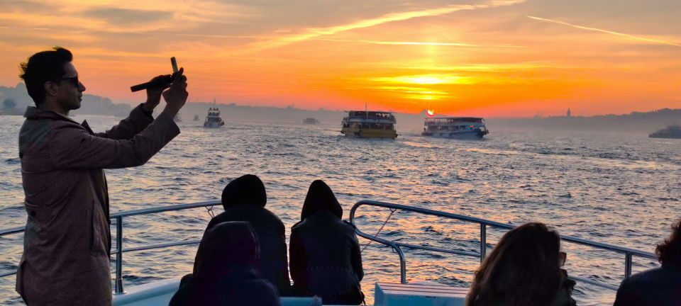 Istanbul: Old City Tour and Luxury Sunset Bosphorus Cruise - Topkapi Palace: the palace layout you’ll actually appreciate