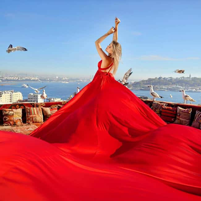 Istanbul: Photoshoot with Professional Photographer - Sultan Ahmet Mosque, Hagia Sofia, Galata Bridge, and Karaköy Umbrella Street