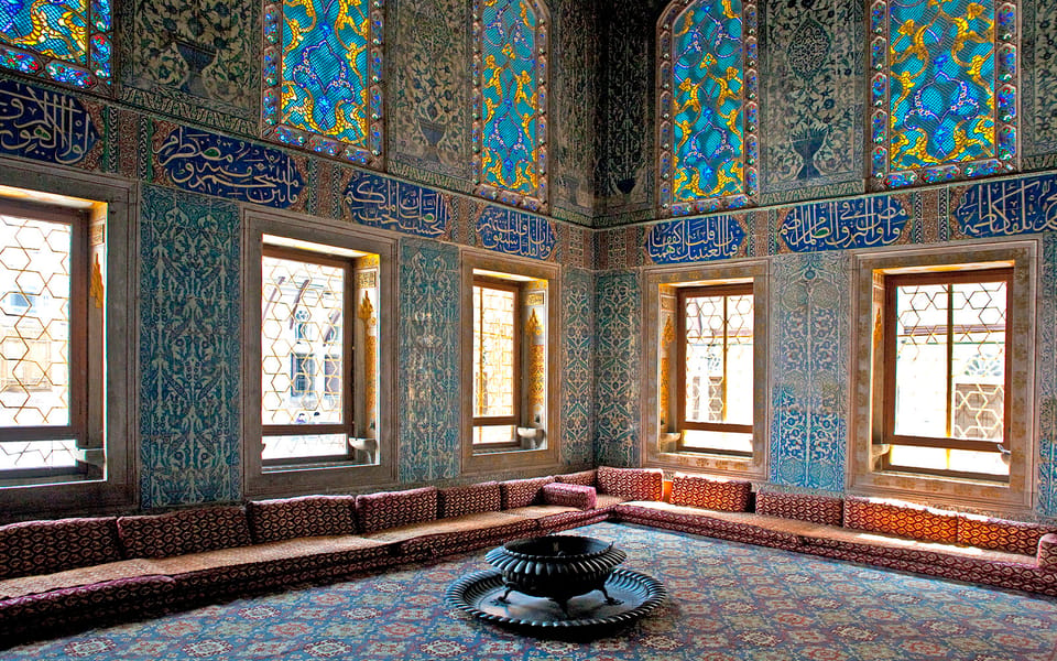 Istanbul Port: City Sights Tour for Cruise Ship Passengers - Topkapi Palace: Sultans, Relics, and Real Museum Time