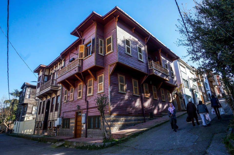 Istanbul Princes island Tour visiting 2 island - Hotel pickup to private boat: leaving Istanbul at the right time
