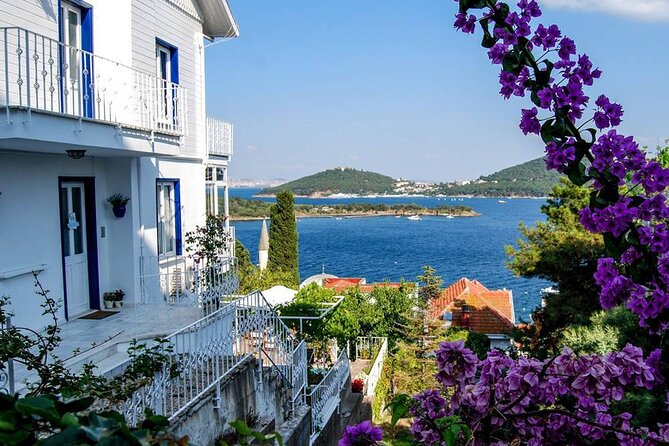 Istanbul Princes Island Tour with Lunch & Hotel Transfer - Getting to Ahırkapı and the ferry rhythm