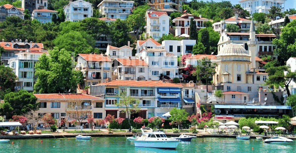 Istanbul: Princes Islands Tour with Heybeliada and Buyukada - On the Water: Sea of Marmara Views and the Onboard Lunch