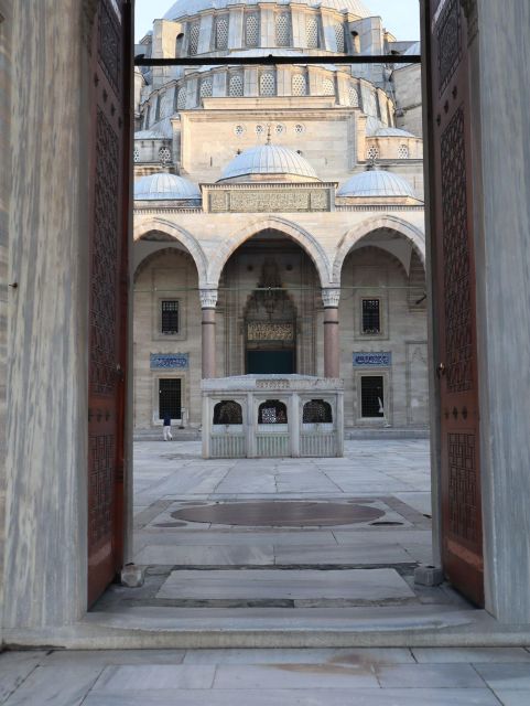 Istanbul Private Shopping Tour – Grand Bazaar & Spice Market - What the 8 hours actually feels like