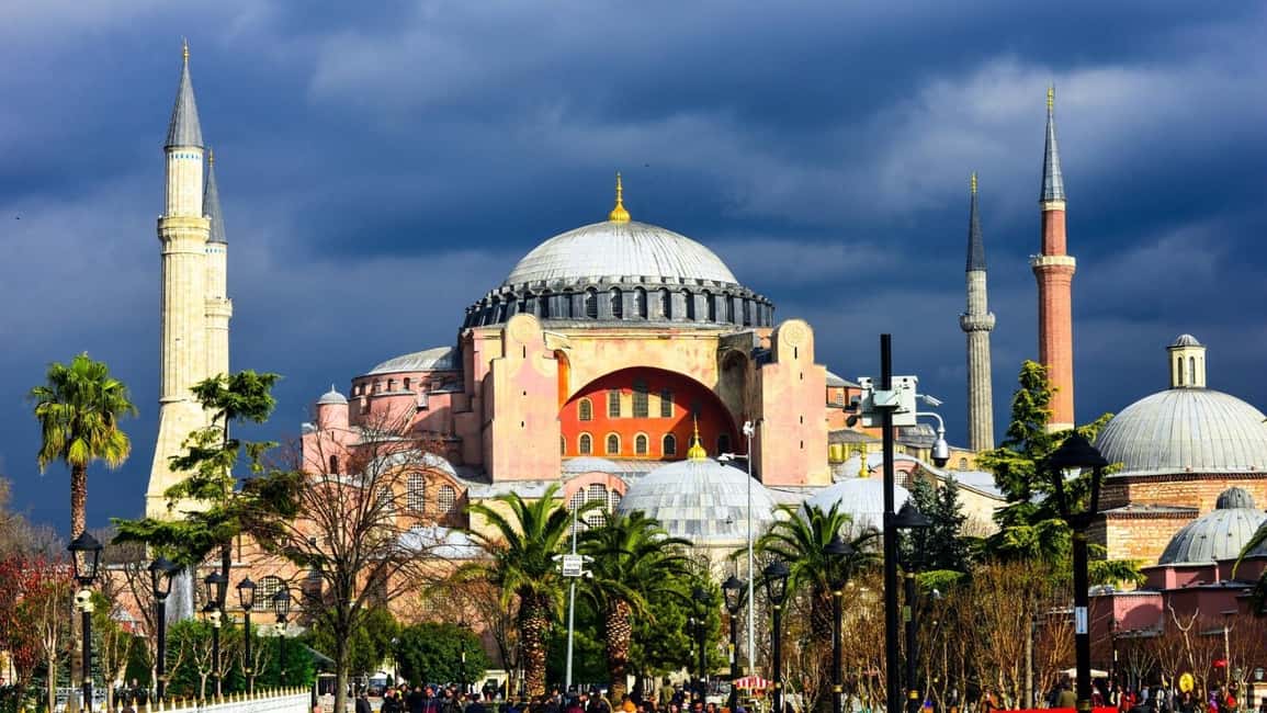 Istanbul: Private Sightseeing Tour in Multiple Languages - Mapping Istanbul’s big story from Byzantium to Ottoman power