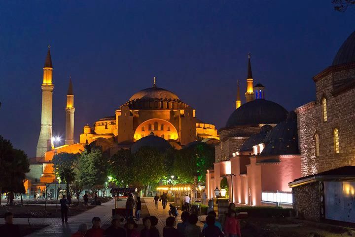 Istanbul-St Sophia,Blue Mosque,Hippodrome Guided Tour - Starting at the Hippodrome obelisk: how to avoid confusion