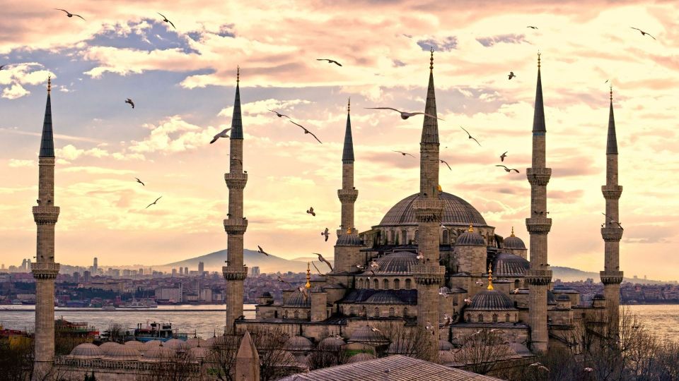 Istanbul-St Sophia,Blue Mosque,Hippodrome Guided Tour - Sultanahmet Square and the Hippodrome: chariot racing, now 2 meters down