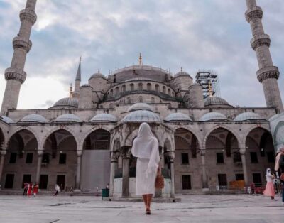 Istanbul-St Sophia,Blue Mosque,Hippodrome Guided Tour - A guided palace-style stop: the Ottoman and Byzantine story in one walk