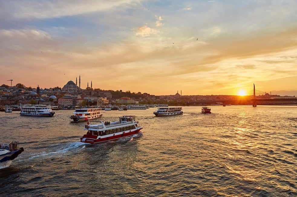Istanbul: Sunset Bosphorus Yacht Cruise with A break on Asia - The route: Golden Horn, bridge views, palaces, and fortresses