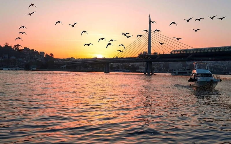 Istanbul: Sunset Bosphorus Yacht Cruise with A break on Asia - Meeting in Karaköy and what to bring before you board