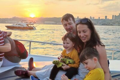 Istanbul Sunset Cruise on Luxury Yacht - Guided Group Cruise - Dolmabahçe Palace and Beşiktaş: Starting With Power on the Water