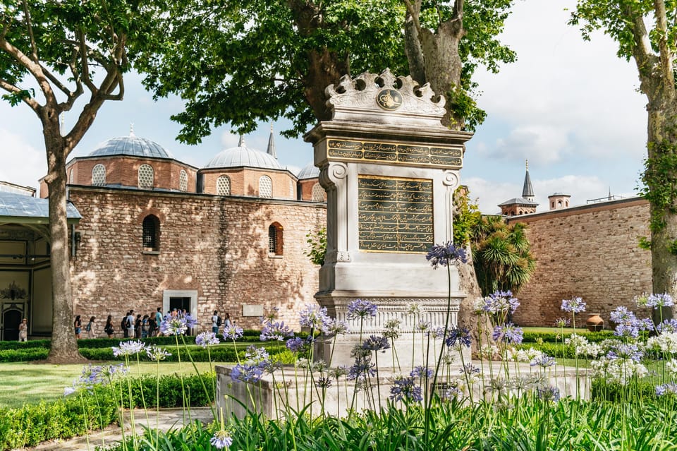 Istanbul: Topkapi Palace and Harem Guided Tour with Ticket - Meeting Point at Ersoy Bufe in Sultanahmet