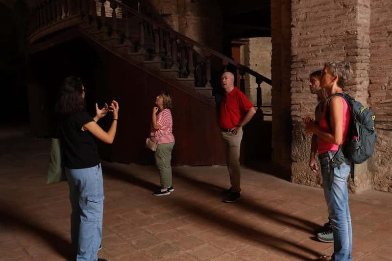 Istanbul: Topkapi Palace and Harem Museum Tour with Ticket - Panoramic views of the Golden Horn: why the walk is worth it