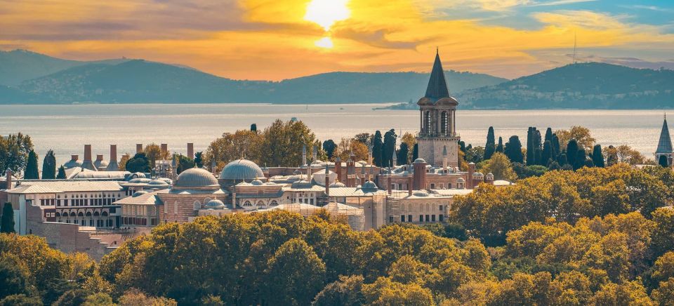 Istanbul: Topkapi Palace Skip-the-Line Ticket & Guided Tour - The palace route that makes the Ottoman story click