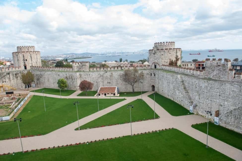 İstanbul True Discovery Tour - Bosphorus cruise with lunch: the best value hour of the day