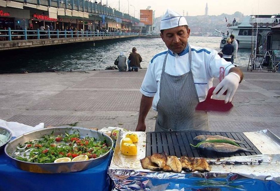Istanbul: Turkish Food Tour in Kadikoy Across the Bosphorus - The start in Eminönü: ferry vibes before the first bite