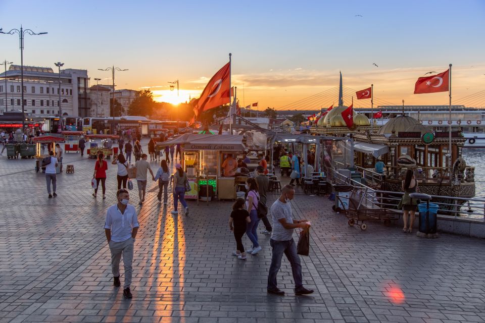 Istanbul: Two Continents Evening Bus Tour with Commentary - Eminönü, Galata Bridge, and the feeling of the waterfront