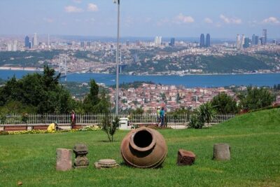 Istanbul Two Continents Tour By Bus And Bosphorus Cruise - Çamlıca Hill and the mosque: your Bosphorus “wide shot” opener