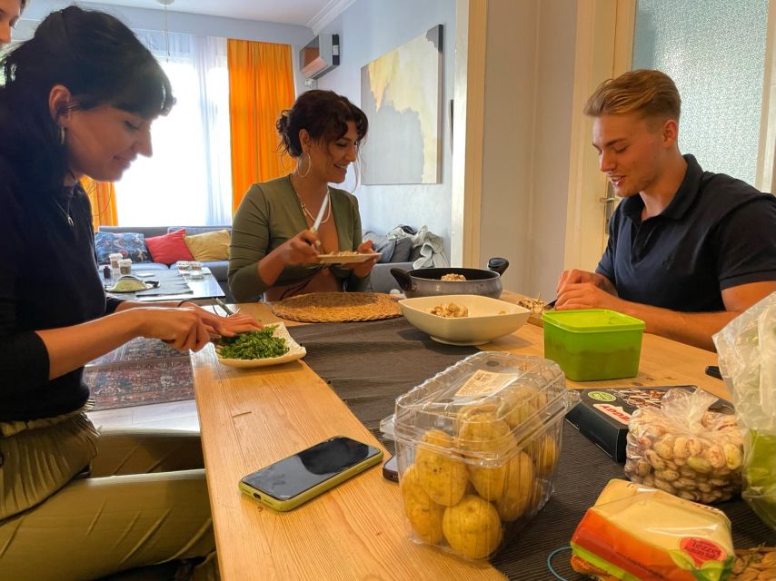 Istanbul: Vegan/Vegetarian Cooking Class with Locals at Home - Why this Istanbul vegan cooking class feels different