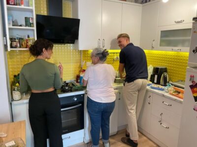 Istanbul: Vegan/Vegetarian Cooking Class with Locals at Home - Finding the home near Taksim (and keeping it easy)