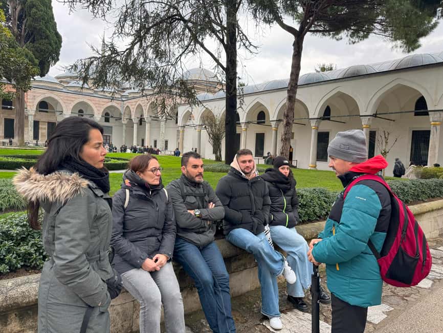Istanbul Walking Tour: Mosques, Palace, Cistern with Lunch - Lunch near the mosque: when convenience beats planning