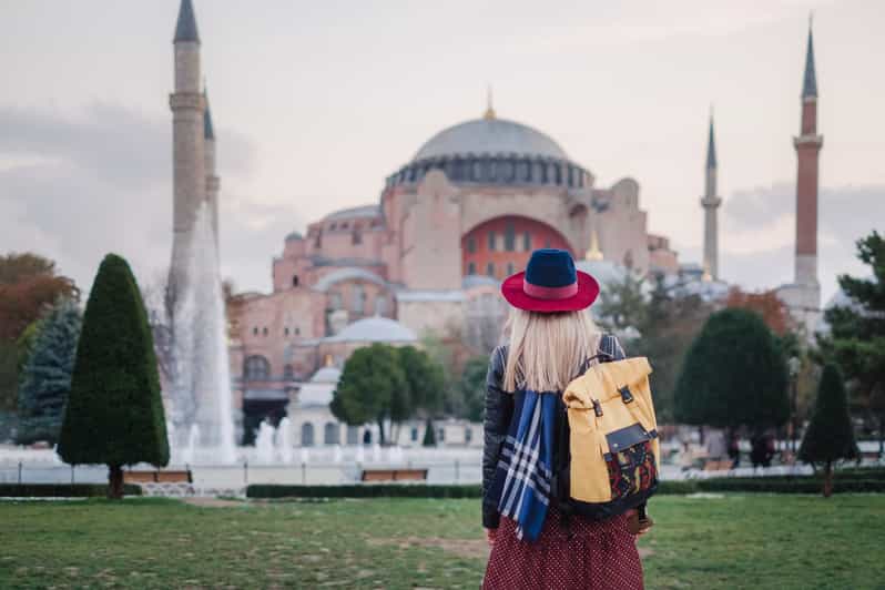 Istanbul Walking Tour: Mosques, Palace, Cistern with Lunch - Topkapi Palace: Ottoman administration in a photo-friendly maze