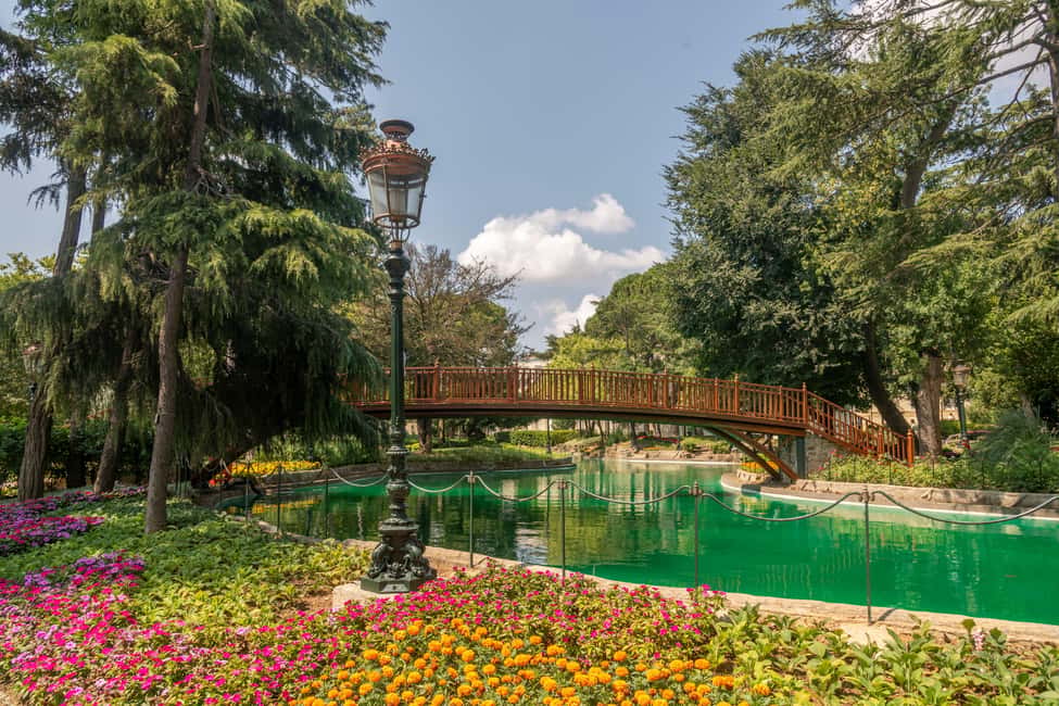 Istanbul: Yildiz Palace & Museum Skip the Ticket Line Entry - Walking the Palace Circuit: Grand Rooms, Çit Kasr, and the Sakal-i Sharif