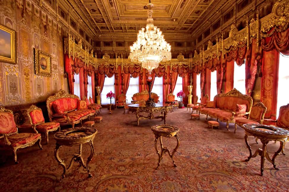 Istanbul:Dolmabahce Palace Skip-the-Line Entry & Audio Guide - Bosphorus garden views: where your break pays off