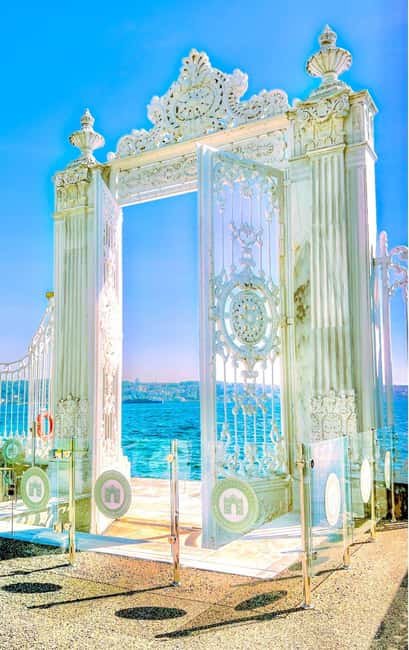 Istanbul:Dolmabahce Palace Skip-the-Line Entry & Audio Guide - Skip-the-line entry: what you can expect at the gate