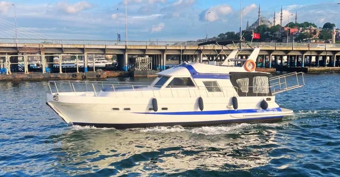 İstanbul:Private Luxury Yacht on Bosphorus 14 Meter(46 feet) - Comfort on deck: sunshade, seating, and who this yacht is (and isn’t) for