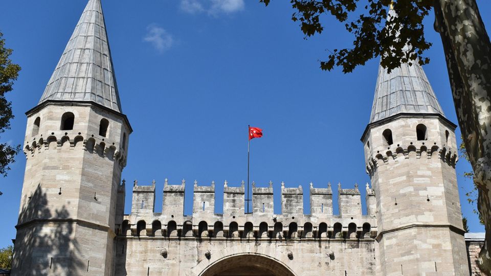 Istanbul's Popular Duo: Hagia Sophia & Topkapı Palace - FAQ