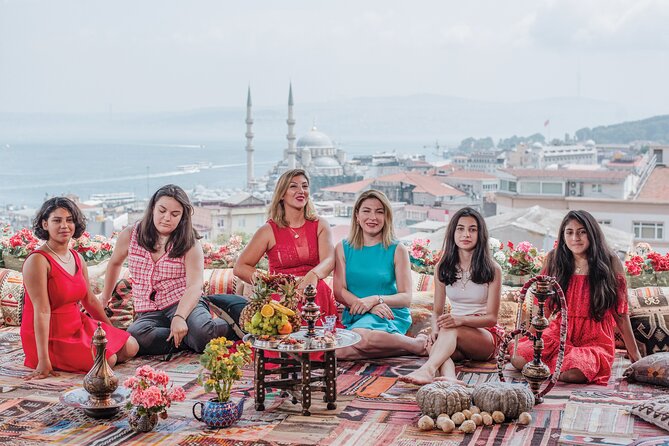 Love in Istanbul: Perfect Photo Moments at Iconic Locations - A 45–50 Minute Private Shoot That Fits Real Travel Schedules