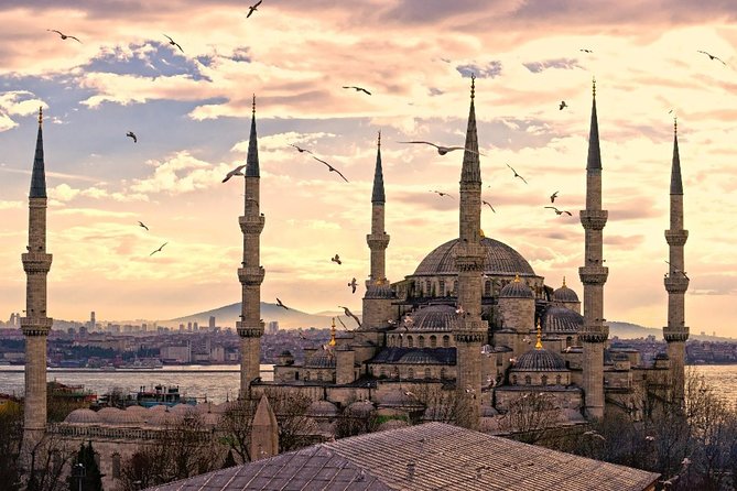 Must See in Istanbul: Private Full-Day Experience & Local Lunch - Topkapı Palace with a Bosphorus view: more than sultans posed for photos