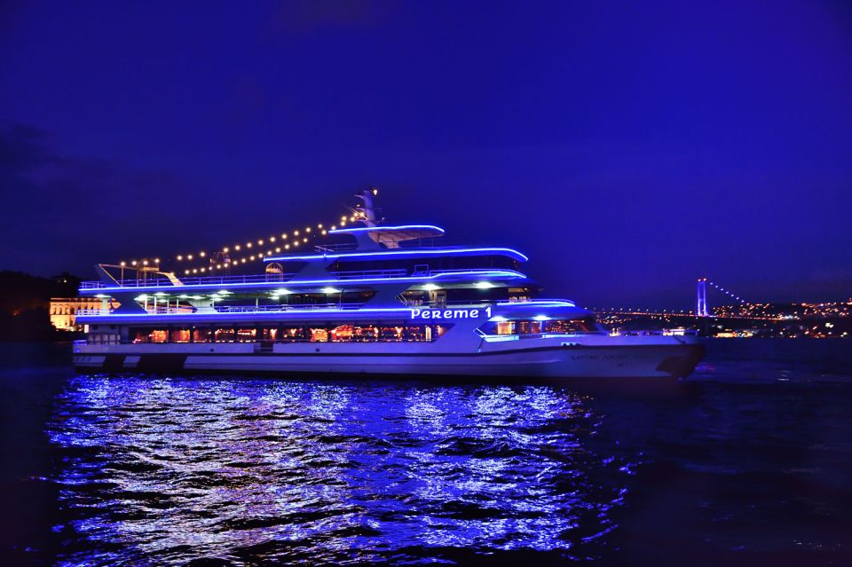 New Year Party on the Bosphorus dinner unlimited drinks inc. - A 4-hour New Year’s Eve Bosphorus party with food, drinks, and a real show