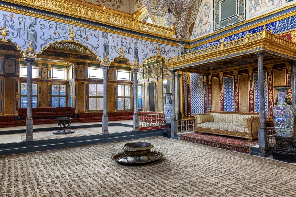 Private 7-Hour Istanbul Tour with Red Carpet Treatment - Topkapi Palace: Imperial Life, Porcelain, and the Treasury