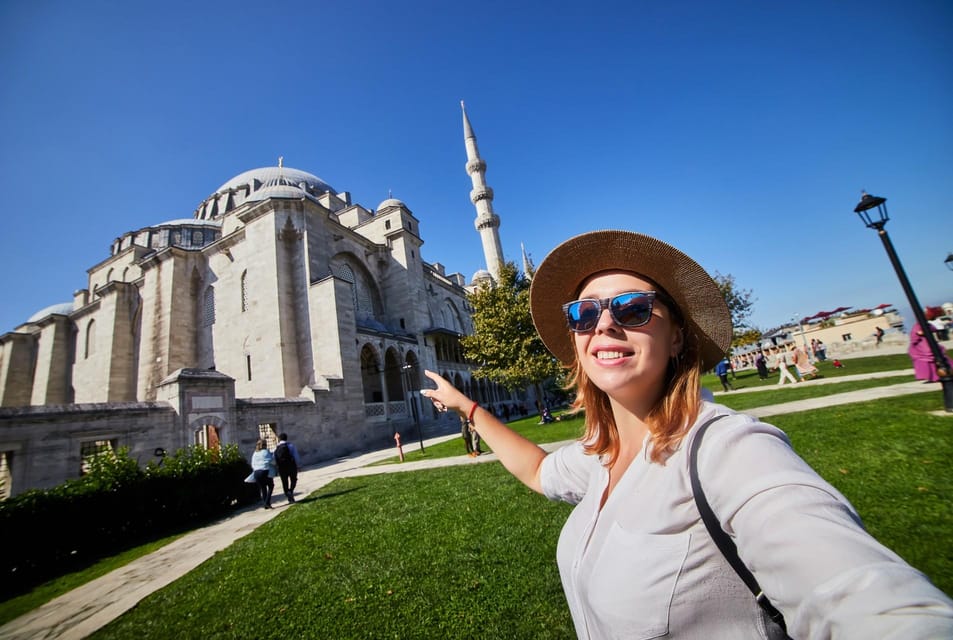 Private Car Tour of Istanbul Old City and Top 7 Attractions - The 3-hour Sultanahmet route: Hagia Sophia, Blue Mosque, bazaars, and Beyazit