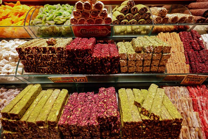 Private Full-Day Strolling through the Old Markets of Istanbul - The Grand Bazaar maze: how a private guide saves your time (and nerves)