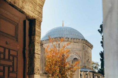 PRIVATE ISTANBUL FOOD TOUR & Hidden Pearls of the old city - German Fountain to Egyptian Bazaar: Pickup and Transit That Actually Work