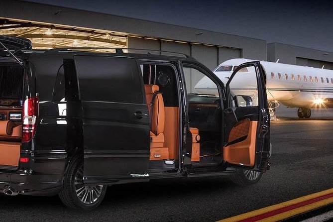 Sabiha Airport to Istanbul City Centre Private Transfer or Vice Versa (1-13pax) - Meet-and-greet at the airport: how it works in practice