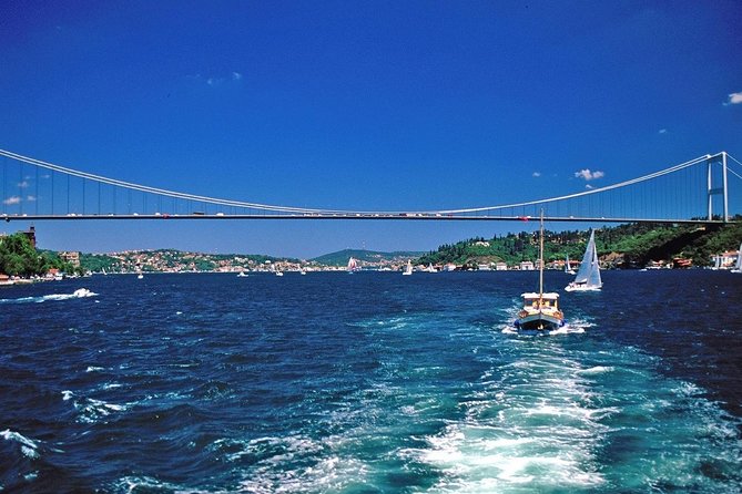 Short Guided Bosphorus Sunset Cruise - Beylerbeyi Palace, Çırağan Palace, and the Asian waterfront mood