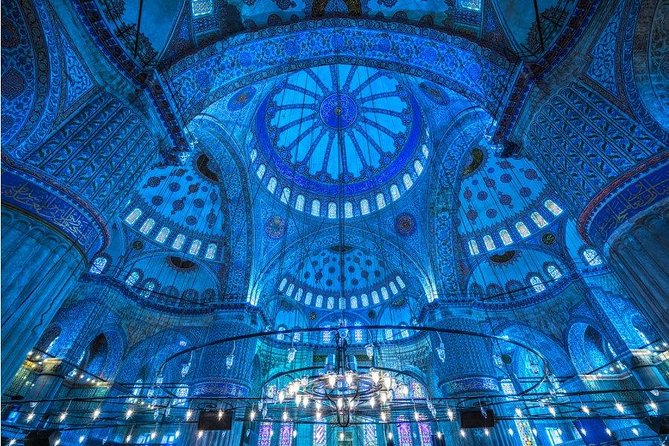 Small Group Istanbul Tour: Hagia Sophia, Blue Mosque & Bazaar - Dress code at Hagia Sophia and the Blue Mosque: pack for compliance